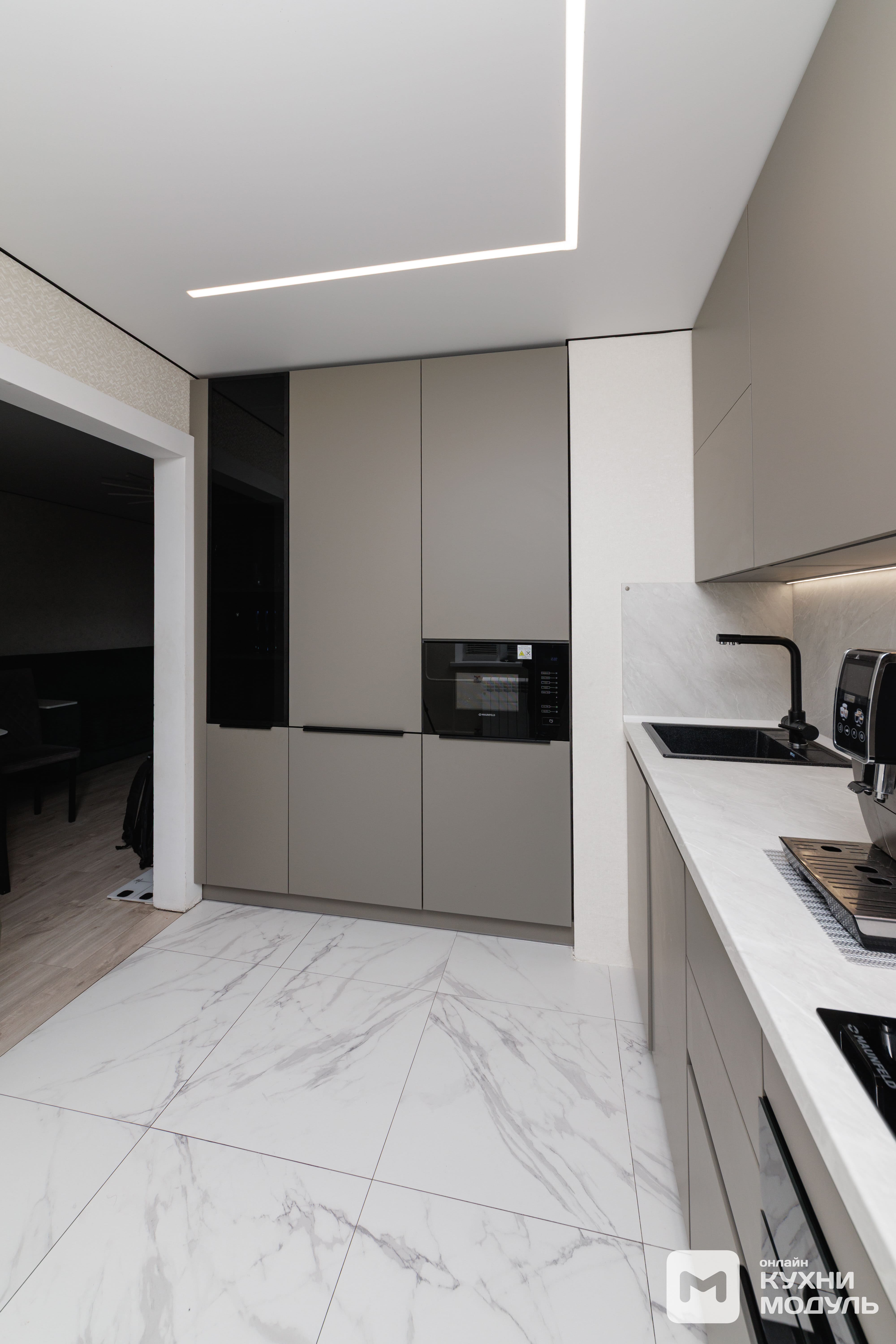 Угловая современная модульная кухня серо-коричневого цвета от Модуль онлайн