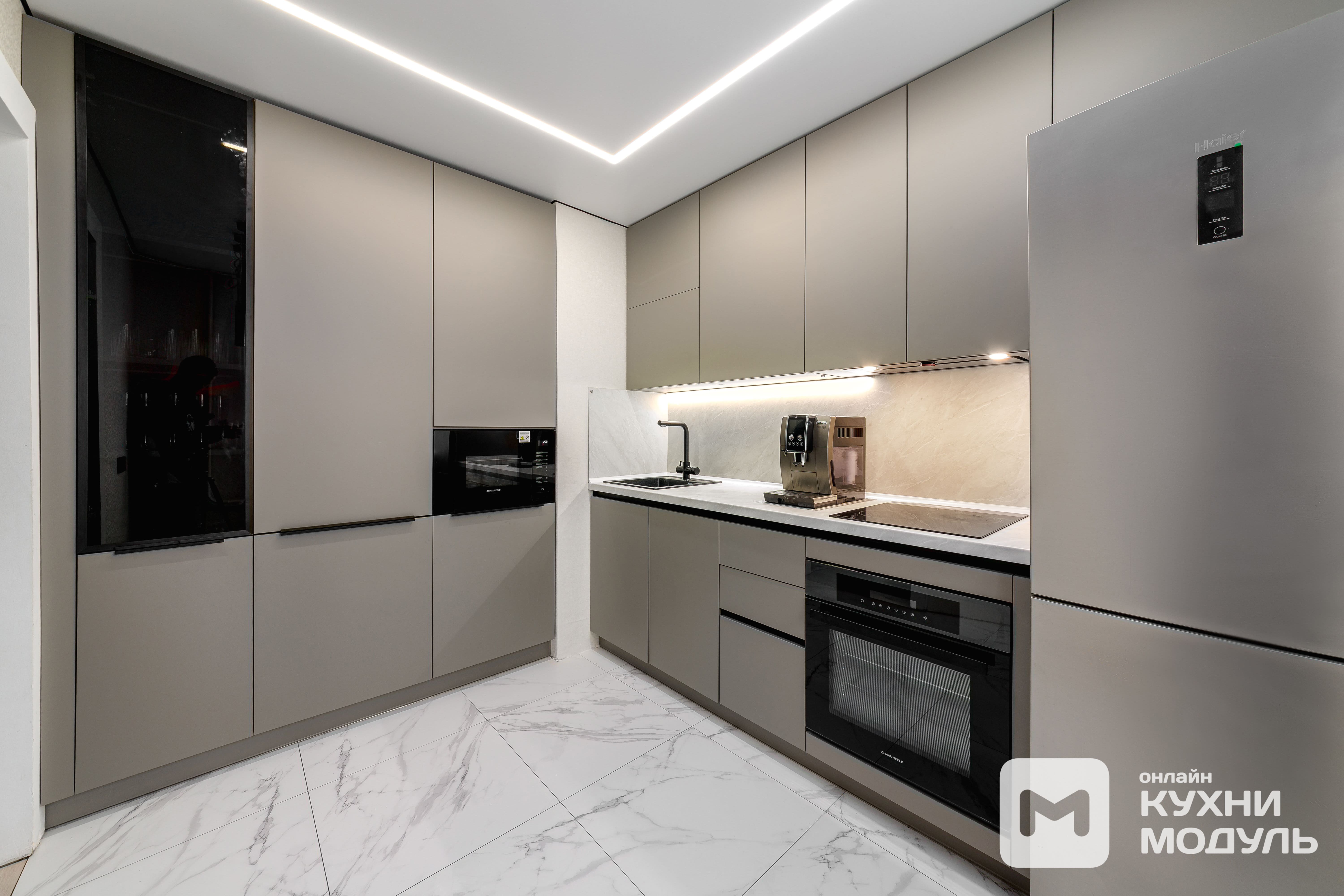 Угловая современная модульная кухня серо-коричневого цвета от Модуль онлайн